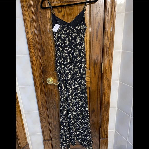 ON SALE Windsor dress 😍 - Picture 2 of 5